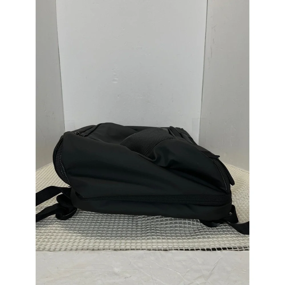 AVIO Los Angeles E010125 Black Backpack 30L Tech Laptop NEW WITH TAG Travel Bag